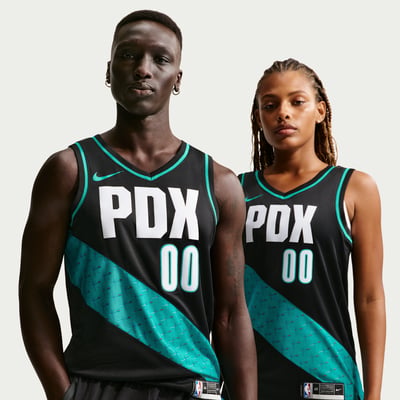 Nike Scoot Henderson Portland Trail Blazers City Edition NBA Swingman Troje "Black & Bright Teal" | Herre | Sportstyle | 01 | SPORTSHOWROOM