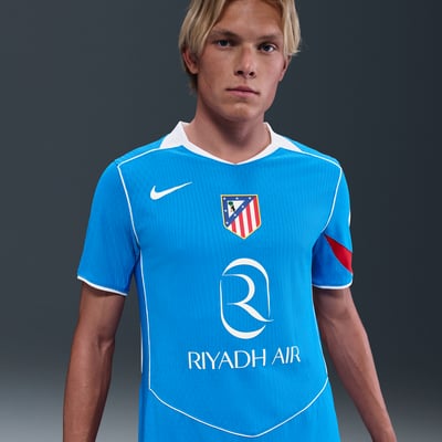 Maglia Nike Atlético Madrid 2025/26 Match Third Dri-FIT ADV Total 90 Authentic "Photo Blue & Sport Red" | Uomo | Sportstyle | 01 | SPORTSHOWROOM