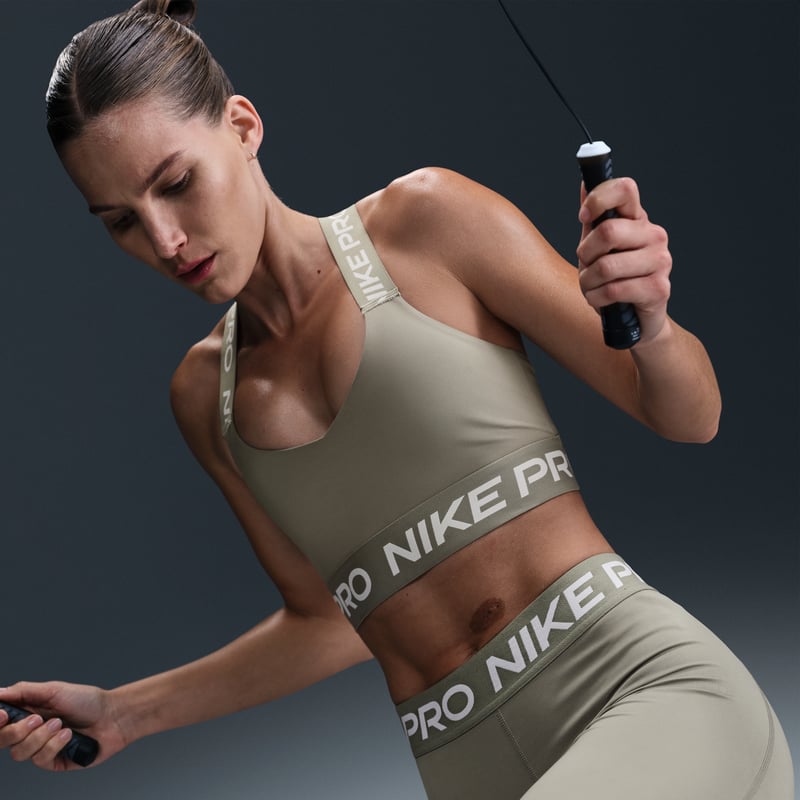 Nike Pro HF5372-320 03