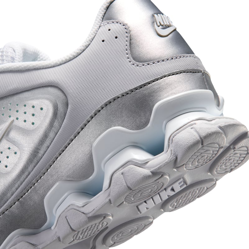 Scarpe da palestra Nike Reax 8 SL "Metallic Silver & Geyser Grey" | Donna | Allenamento | 08 | SPORTSHOWROOM