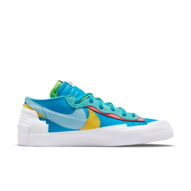 Nike Blazer Low x KAWS x sacai DM7901-400 03