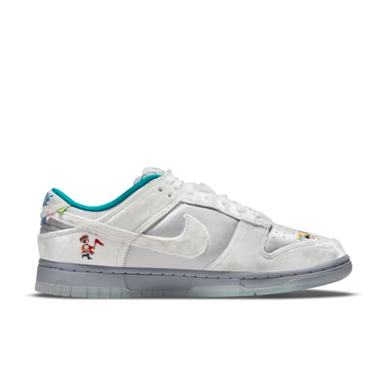 Nike Dunk Low DO2326-001 03