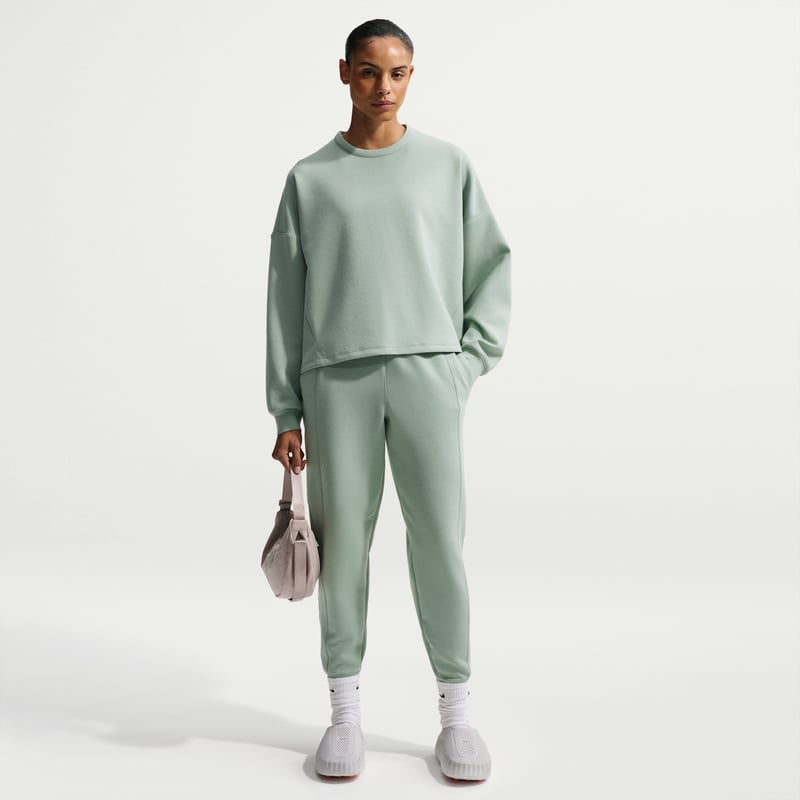 Nike 24.7 ImpossiblySoft Dri-FIT Oversized Crew HQ8193-006 04