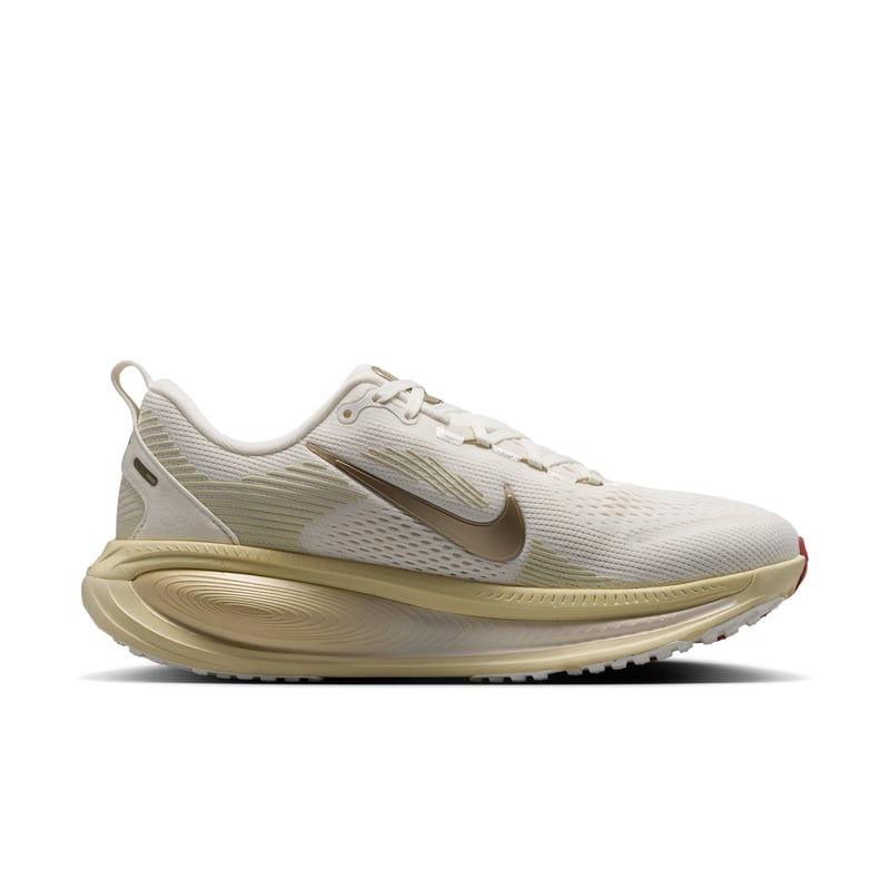 Nike Vomero 18 runners "Sail & Light Khaki" | Women | Running | 02 | SPORTSHOWROOM