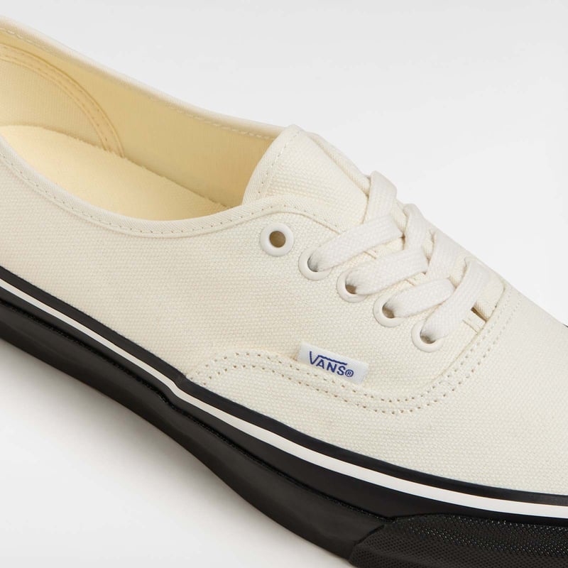Vans Premium Authentic VN000EBNYB2 04