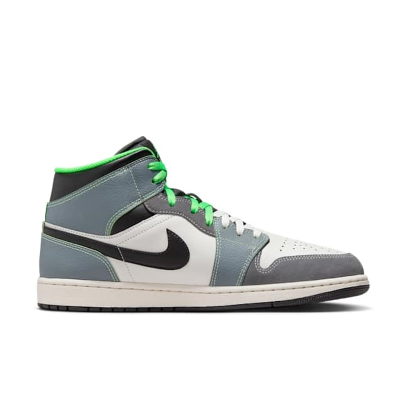 Jordan 1 Mid HQ3829-001 03