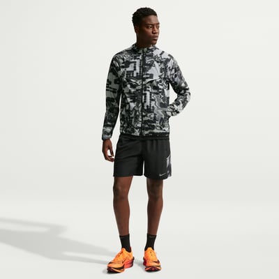 Nike Stride Repel UV Protection Printed Jacke "Stealth" | Herren | Laufen | 01 | SPORTSHOWROOM