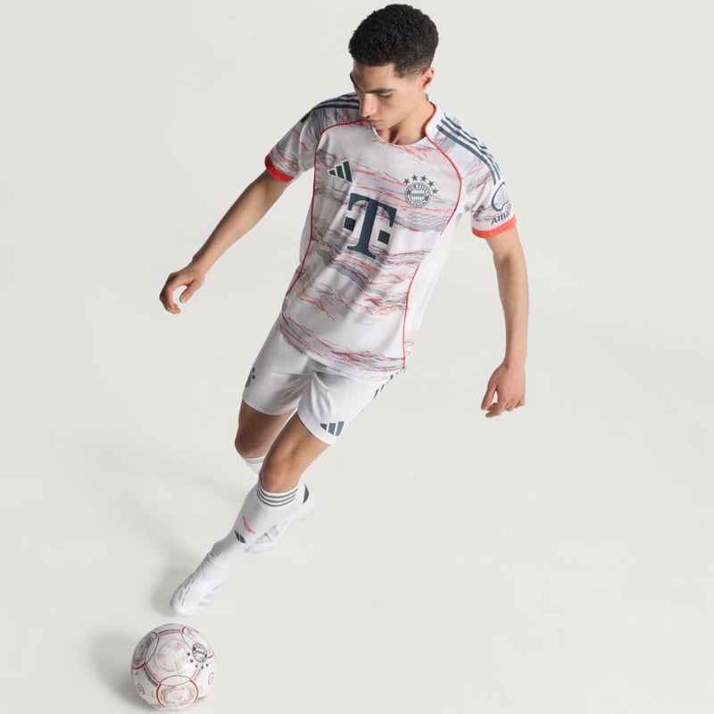 adidas FC Bayern 2025/26 Away Authentic JJ2145 03