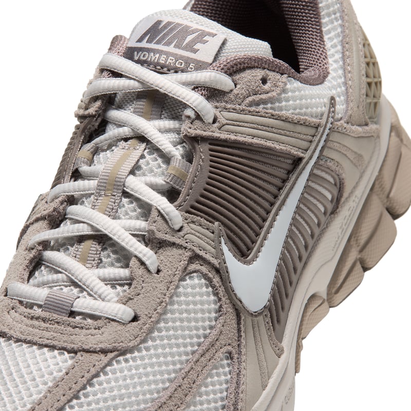 Sneakersy Nike Zoom Vomero 5 "Vast Grey & Enigma Stone" | Kobiety | Sportstyle | 07 | SPORTSHOWROOM