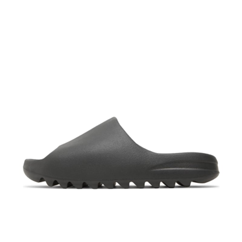Yeezy Slide HQ6448 01