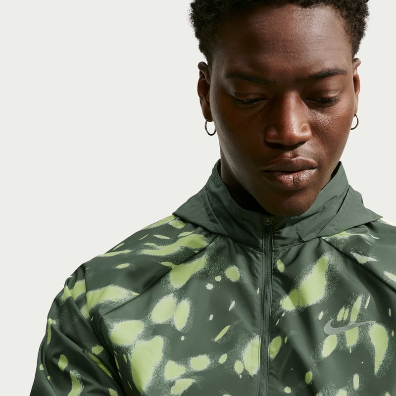 Chaqueta Nike Miler Repel UV Printed "Camo Green" | Hombre | Correr | 03 | SPORTSHOWROOM