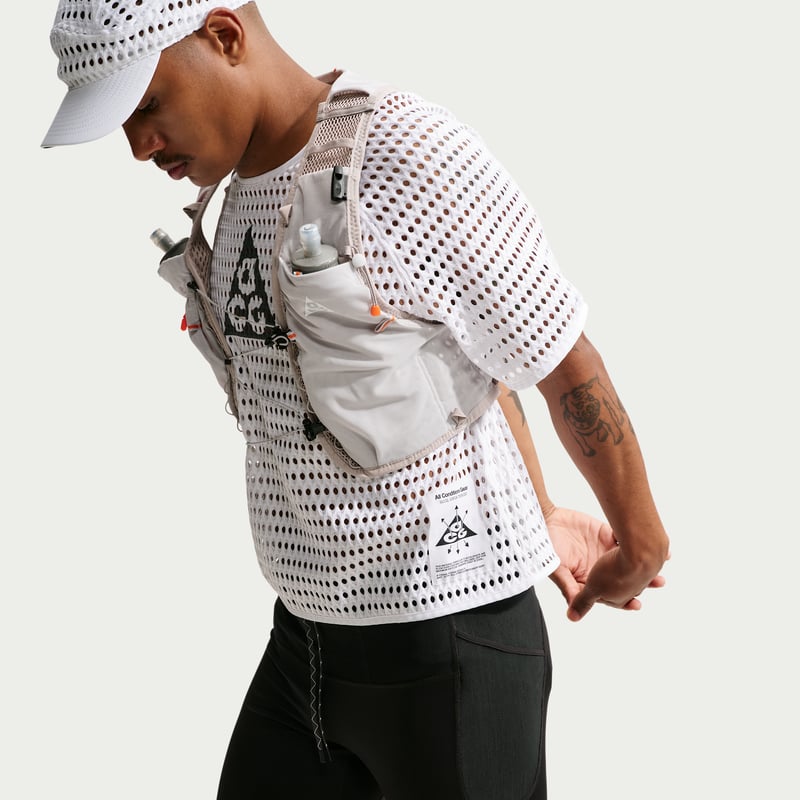 Nike ACG Radical AirFlow Dri-FIT Top "White & Anthracite" | Men | Outdoor | 03 | SPORTSHOWROOM