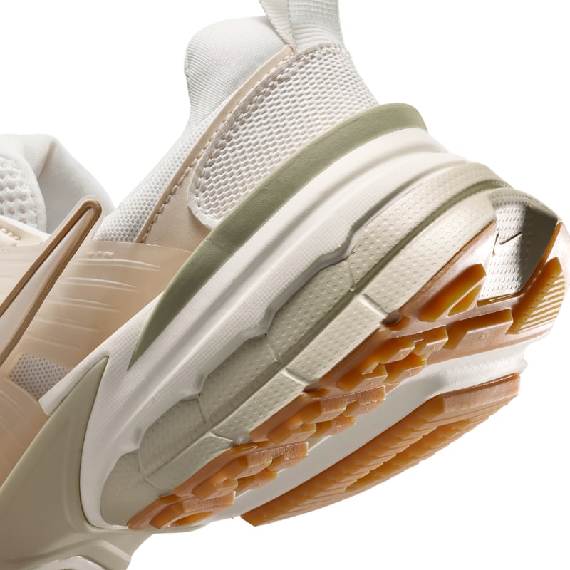 Nike V2K Run trainers "Sail & Coconut Milk" | Women | SportStyle | 08 | SPORTSHOWROOM