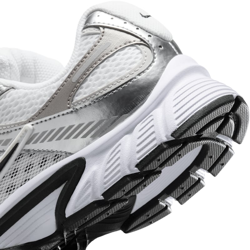 Nike V5 RNR HQ7901-107 08