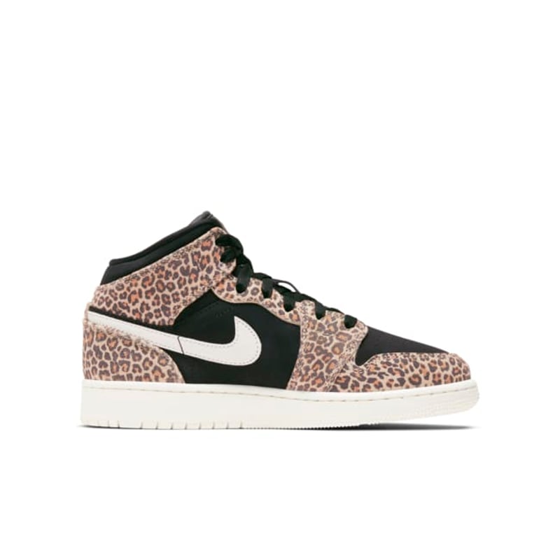 Jordan 1 Mid SE BQ6931-021 03