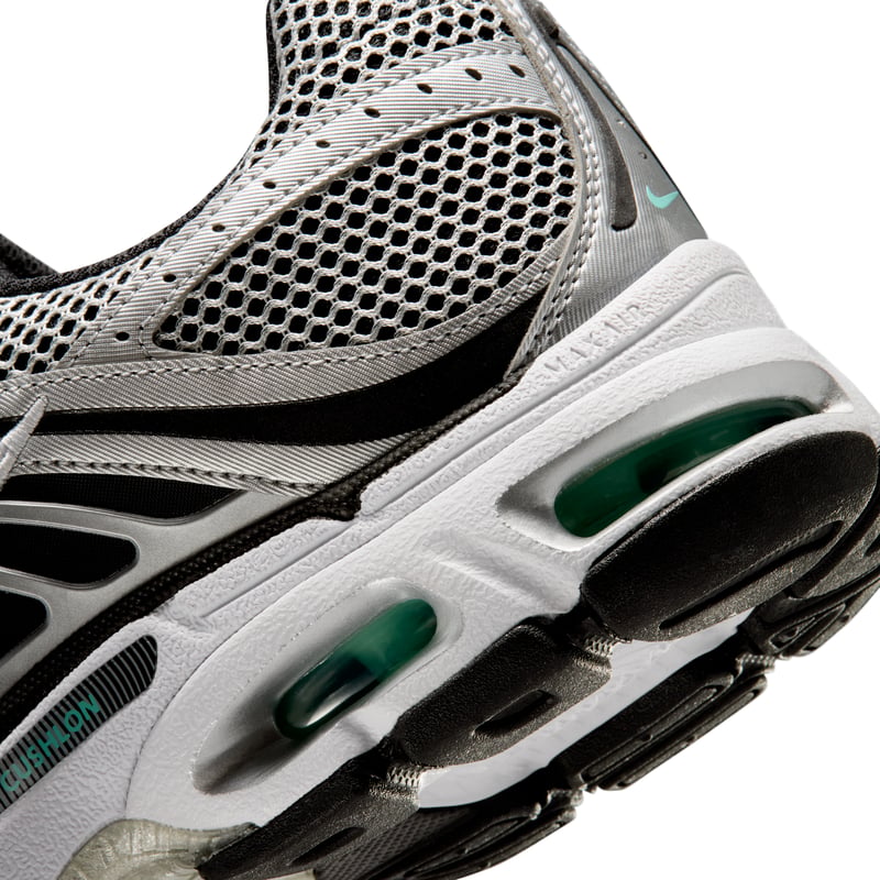 Nike Air Max Moto 2K IR1476-101 08