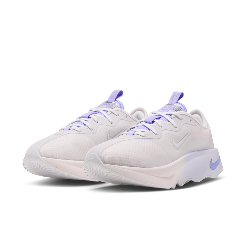 Nike Motiva 2 sko "Summit White & Purple Pulse" | Dame | Gåtur | 05 | SPORTSHOWROOM