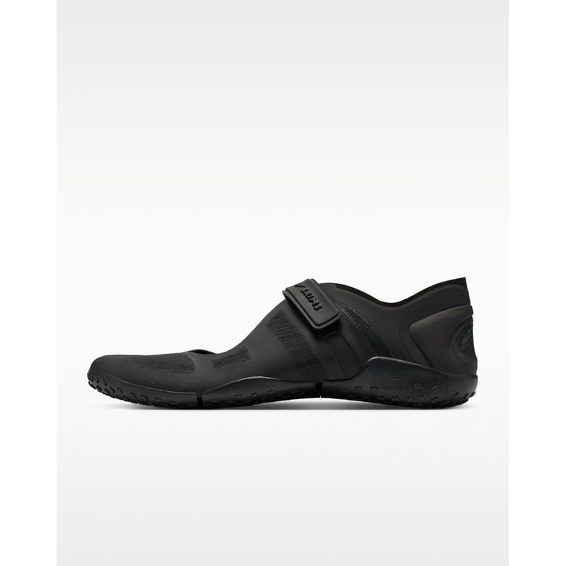 NikeSKIMS Rift Mesh IO7694-001 01