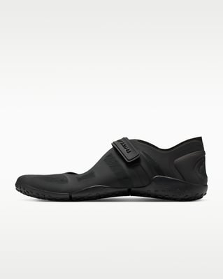 NikeSKIMS Rift Mesh IO7694-001 01