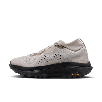 Nike ACG Zegama trailskor "Cream II & Black" | Kvinnor | Utomhus | 01 | SPORTSHOWROOM