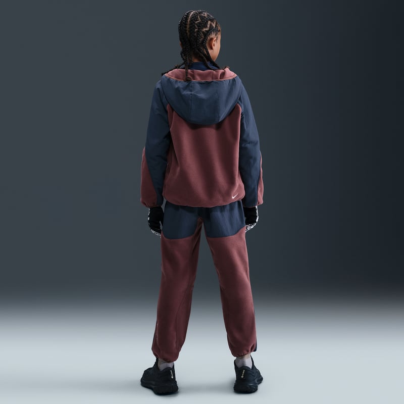 Nike ACG "Wolf Tree" Polartec Bukse "Red Sepia & Thunder Blue" | Barn | | 06 | SPORTSHOWROOM