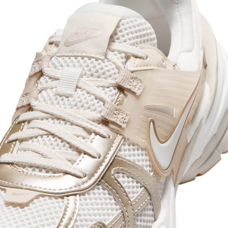 Nike V2K Run trainers "Sail & Coconut Milk" | Women | SportStyle | 07 | SPORTSHOWROOM