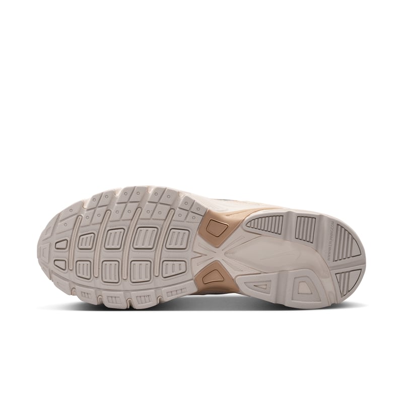 Nike Initiator Sneaker "Phantom & Shimmer" | Damen | Sportstyle | 02 | SPORTSHOWROOM