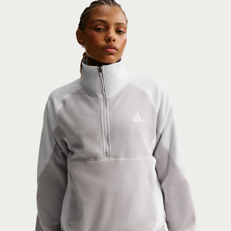 Nike ACG "Wolf Tree" 1/2-Zip Topp "Fog" | Dame | | 01 | SPORTSHOWROOM
