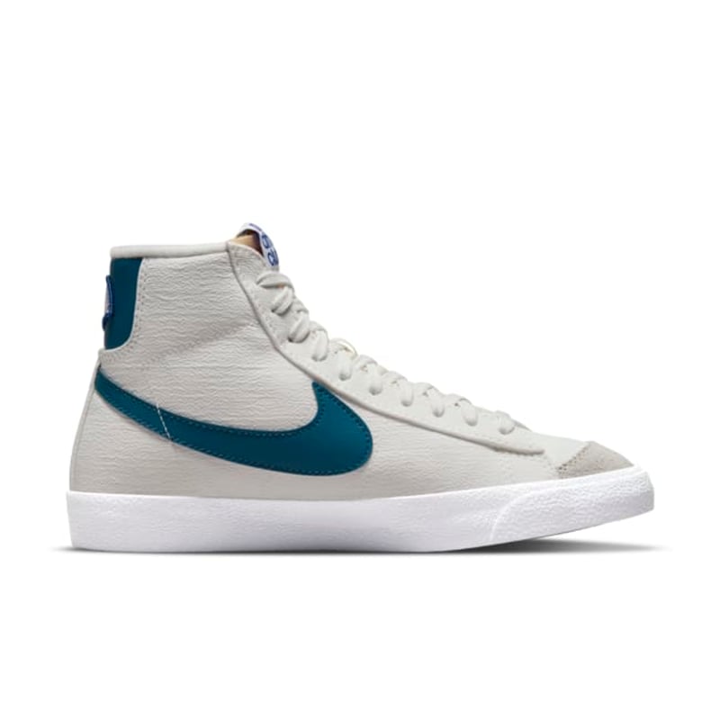 Nike Blazer Mid '77 DQ8596-100 04