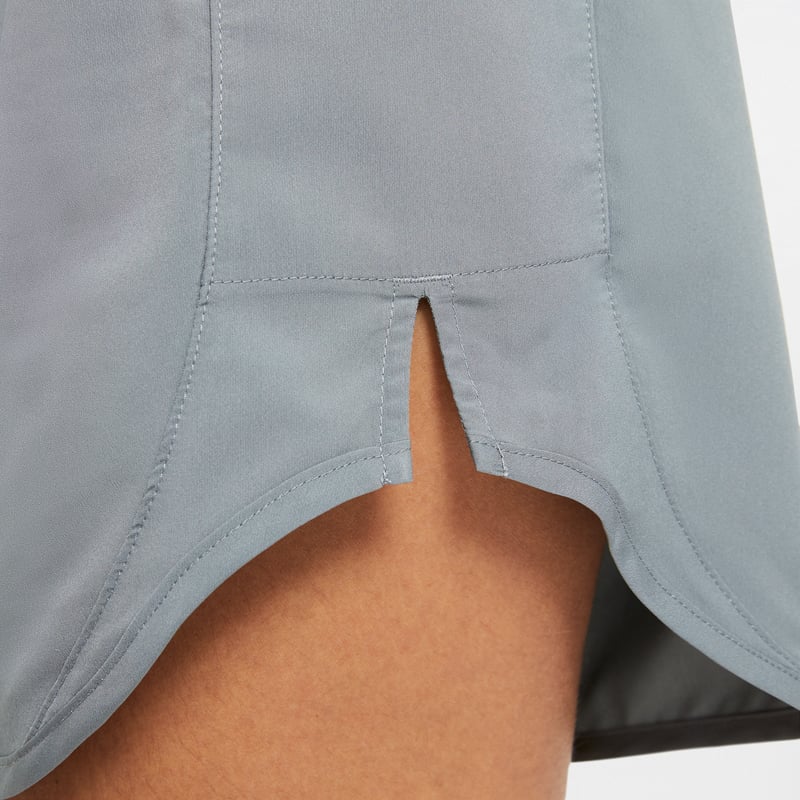 Nike Tempo Luxe Shorts "Smoke Grey" | Kvinnor | Löpning | 05 | SPORTSHOWROOM