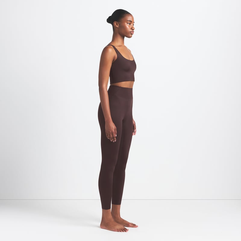 NikeSKIMS Shine IU8305-249 02