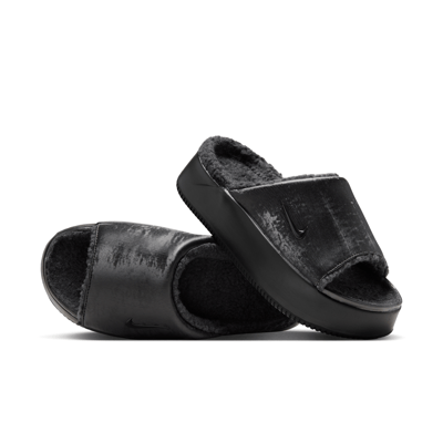 Nike Calm Elevation SE Faux Fur Slide Sneaker "Triple Black" | Damen | Sportstyle | 01 | SPORTSHOWROOM