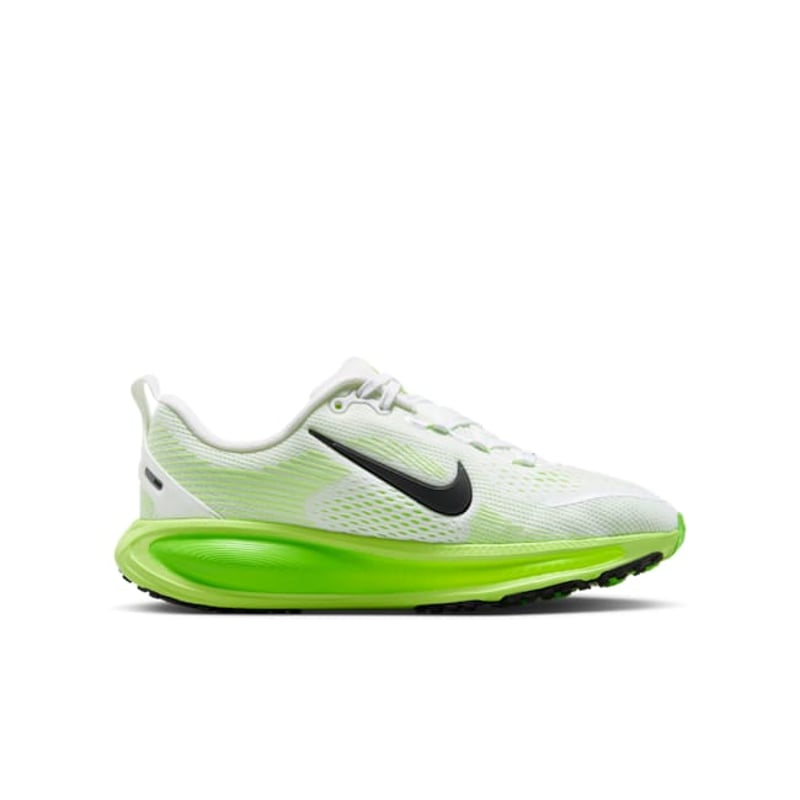 Nike Vomero 18 HQ2157-101 03