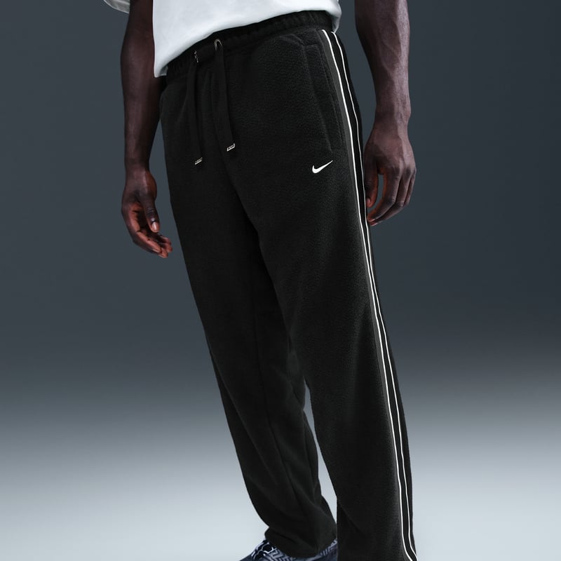 Nike LeBron Standard Issue Therma-FIT Byxor "Black & Sail" | Män | Basket | 02 | SPORTSHOWROOM