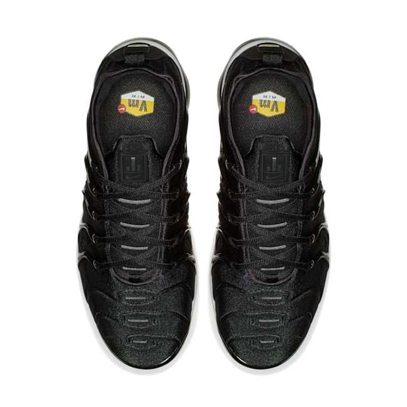 Nike Air VaporMax Plus 924453-010 04