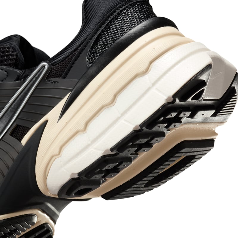 Nike V2K Run FD0736-012 08