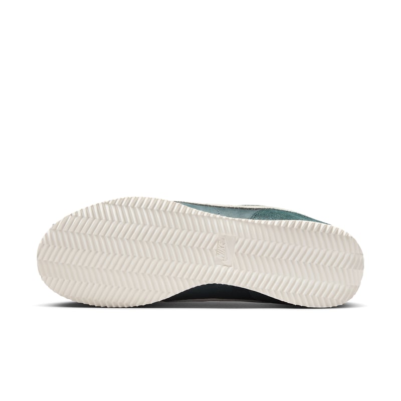 Nike Cortez Premium HV4456-300 02