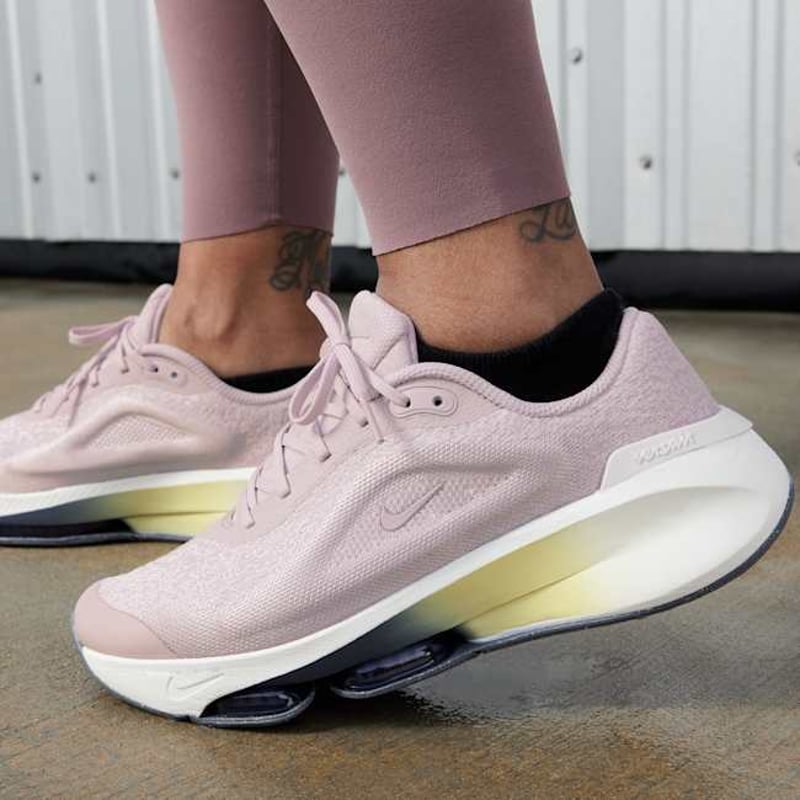 Nike Versair DZ3547-003 02