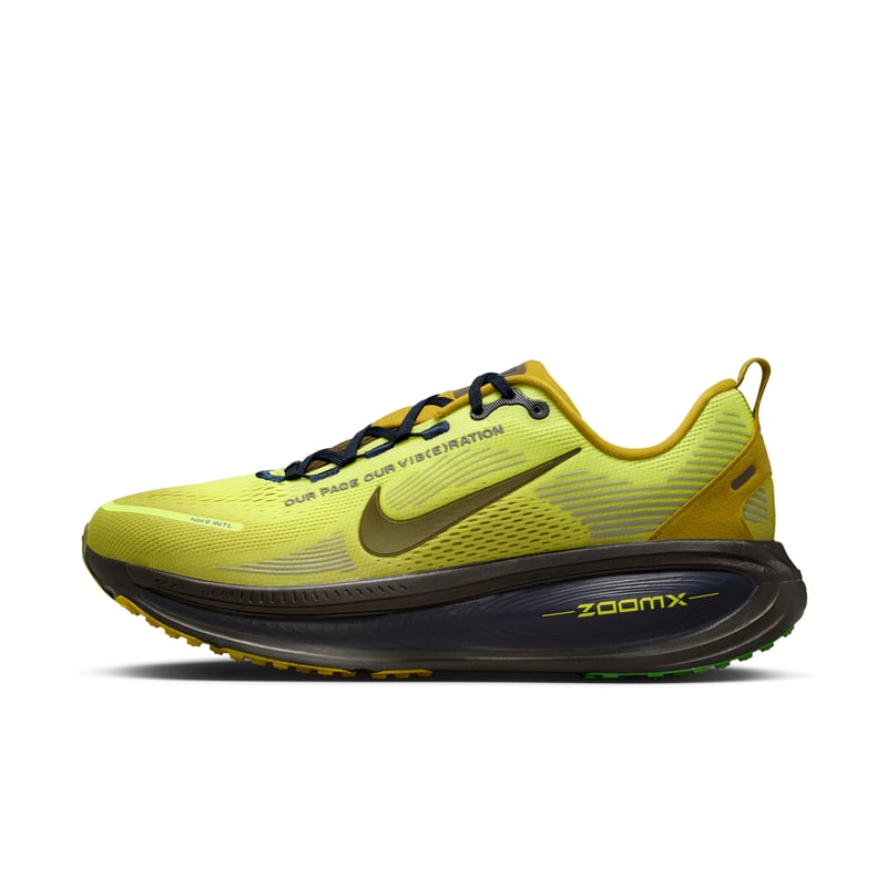 Nike Vomero 18 SE IQ3413-704 01