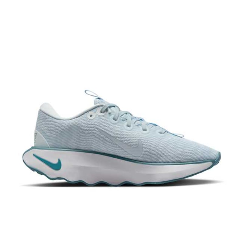 Nike Motiva DV1238-400 03