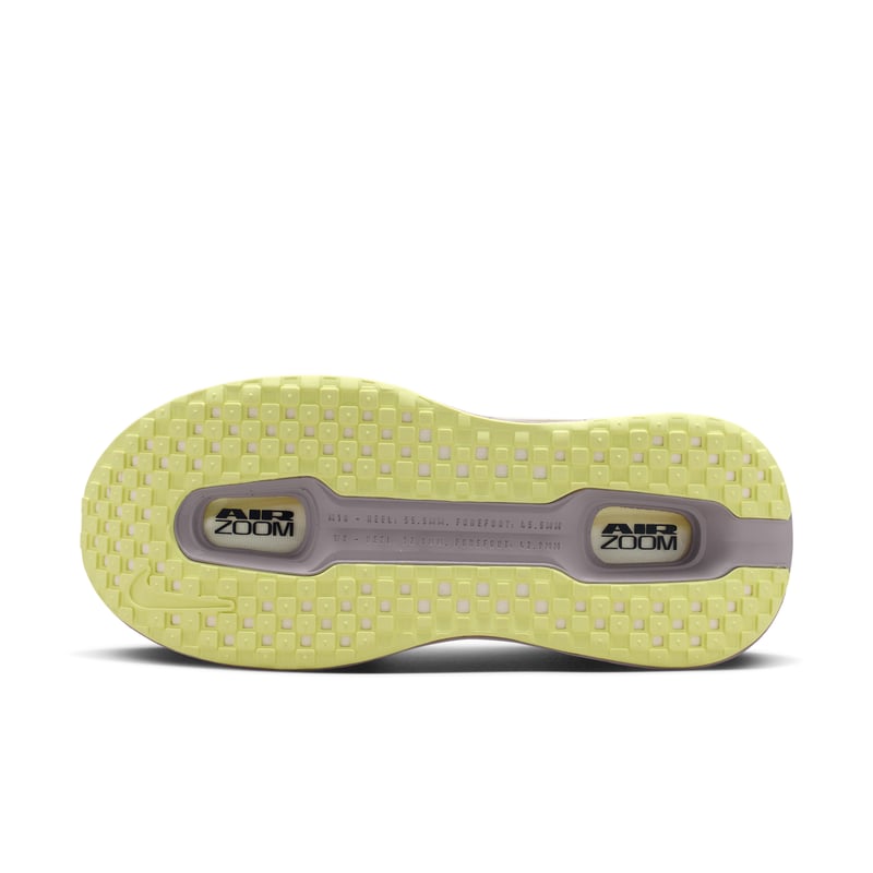 Nike Vomero Premium running shoes "Light Bone & Silver Lilac" | Women | Running | 02 | SPORTSHOWROOM