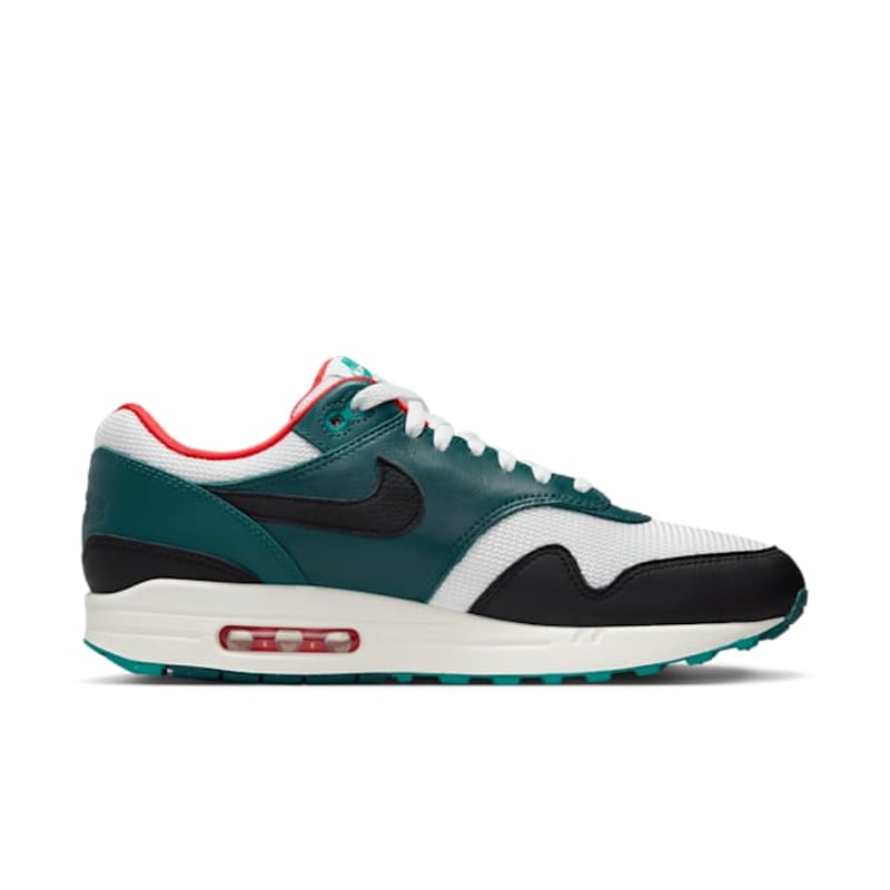 Nike Air Max 1 x LeBron FB8914-100 03