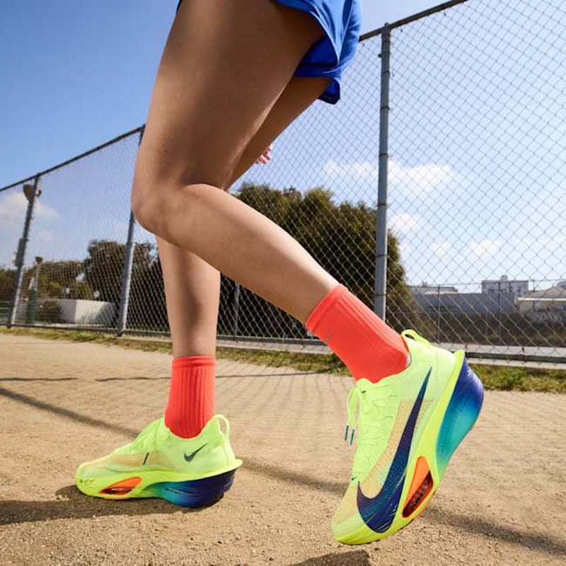 Nike Alphafly 3 ‘Fast Pack’ FD8315-700 02