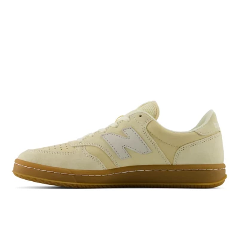 Sneakersy New Balance T500 "Calcium & White" | Kobiety & Mezczyzni | Sportstyle | 01 | SPORTSHOWROOM