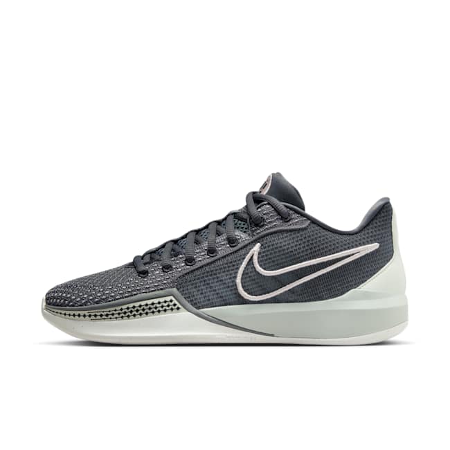 Nike Sabrina 1