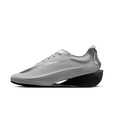 Sapatilhas Nike First Sight Noir "Flat Silver & Black" | Mulher | Estilo desportivo | 01 | SPORTSHOWROOM
