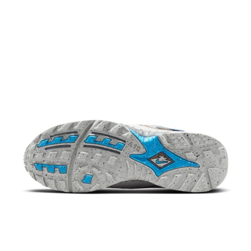 Nike Air Terra Humara x Undefeated FN7546-200 02