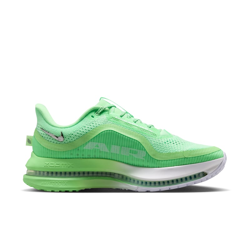 Nike Pegasus Premium runners "Illusion Green" | Women | Running | 02 | SPORTSHOWROOM