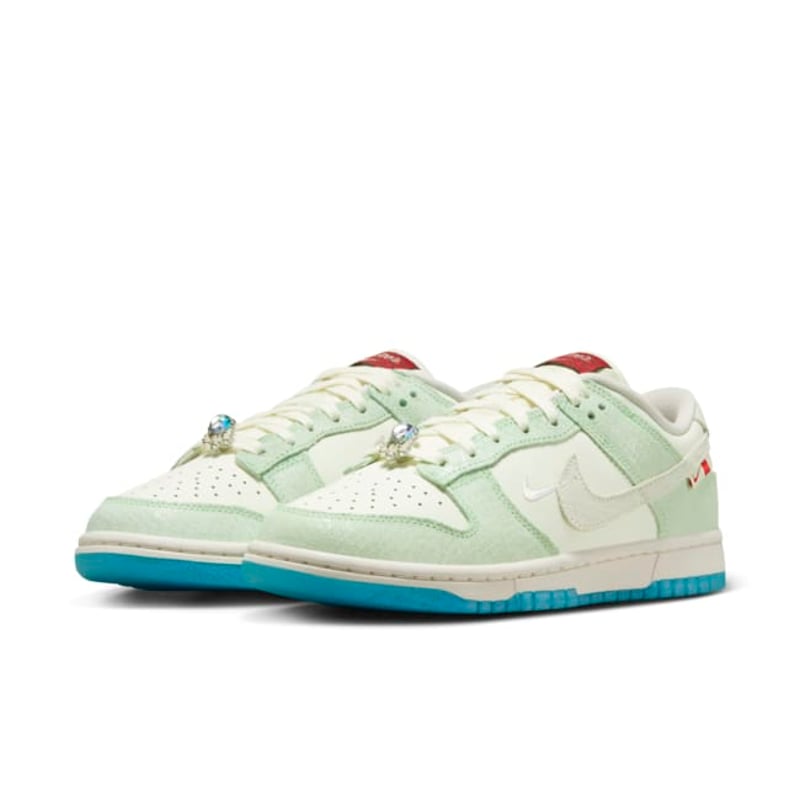 Nike Dunk Low LX FZ5065-111 06