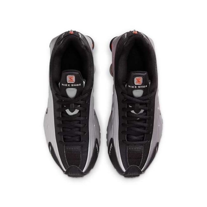 Nike Shox R4 CW2626-005 04